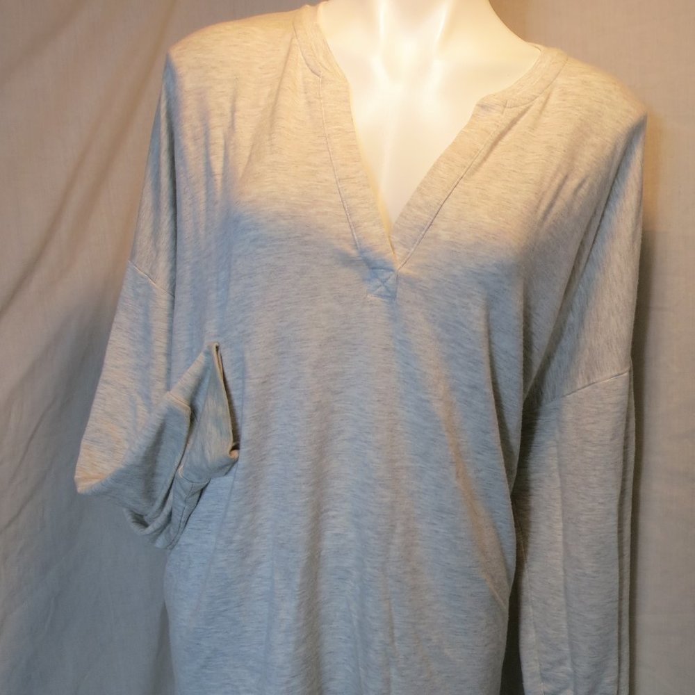 Lou Grey oversized V neck tee